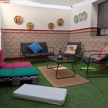 Apartment Patio Privado, Parking Gratis Y A Un Paso Del Vial